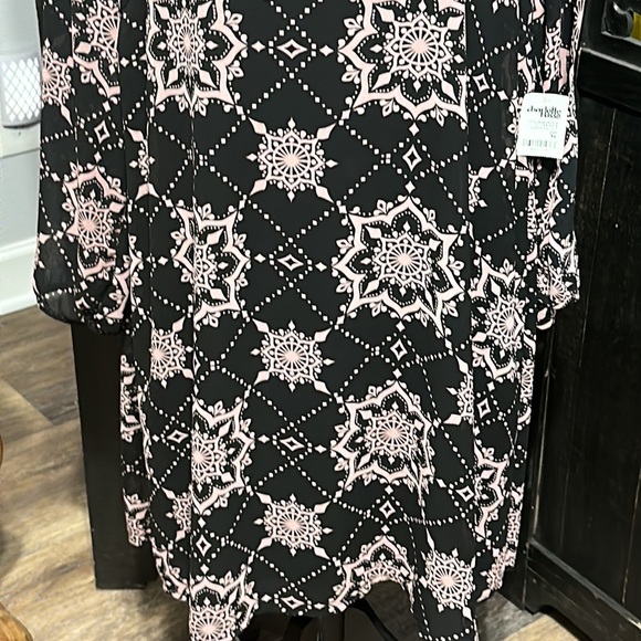 CHARLOTTE RUSSE Boho Long Slit Sleeves V-Neck Pink & Black Chiffon Flowy Dress. - Picture 5 of 11